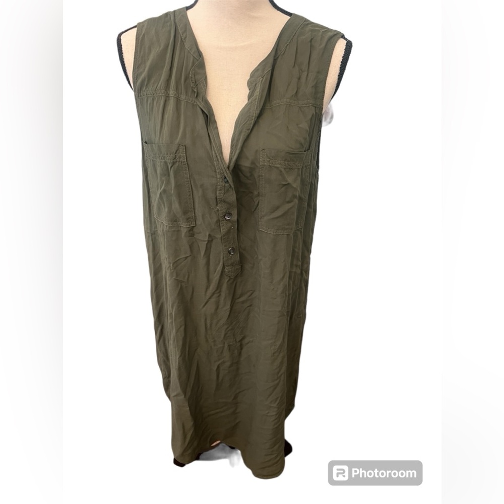 Velvet by Graham & Spencer Eliah Rayon Challis Dress in Army